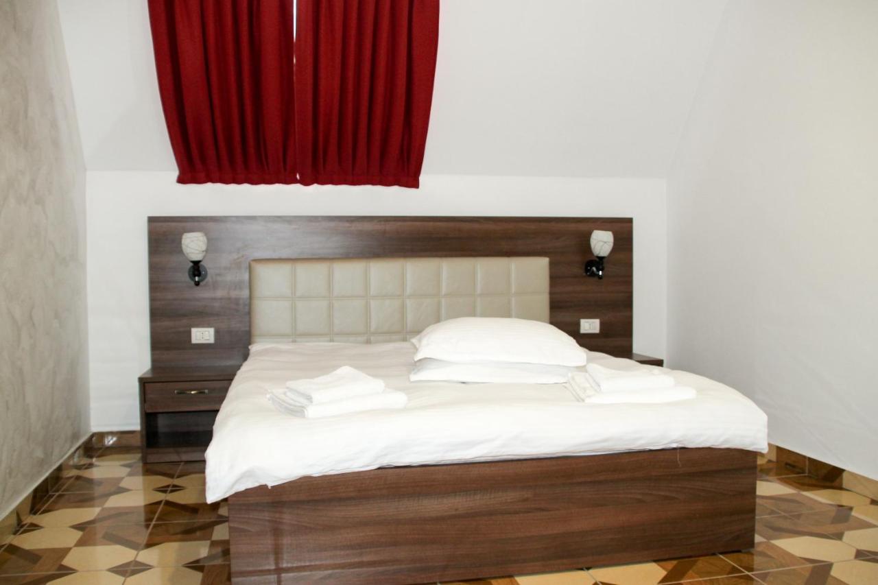 Hotel Corina Borşa Eksteriør billede