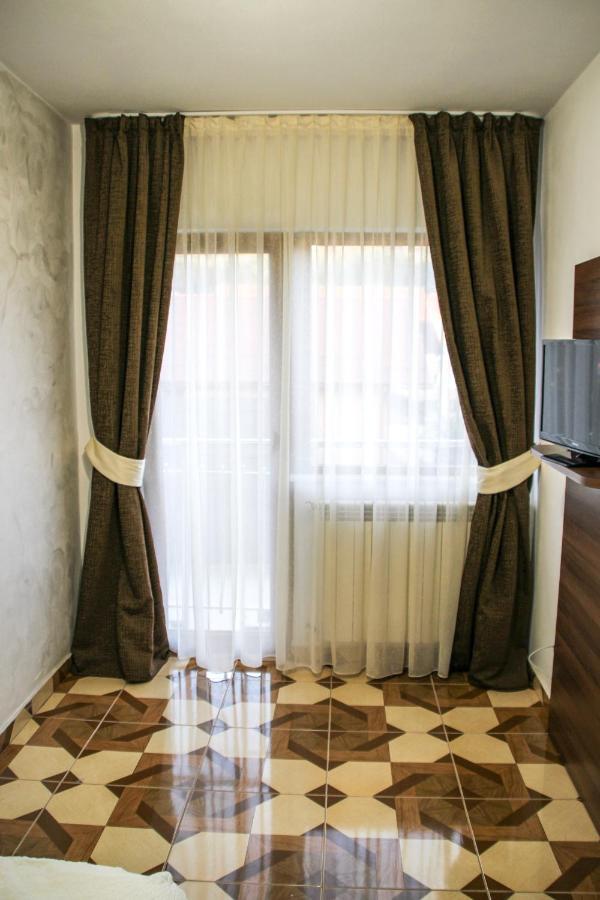 Hotel Corina Borşa Eksteriør billede